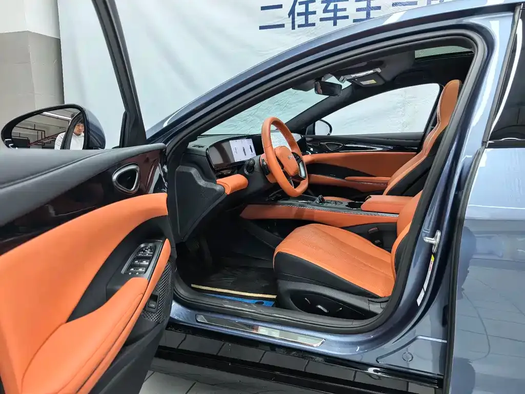 BYD Seal — фото 5