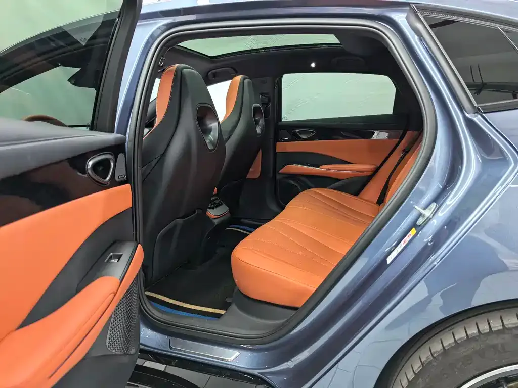 BYD Seal — фото 8