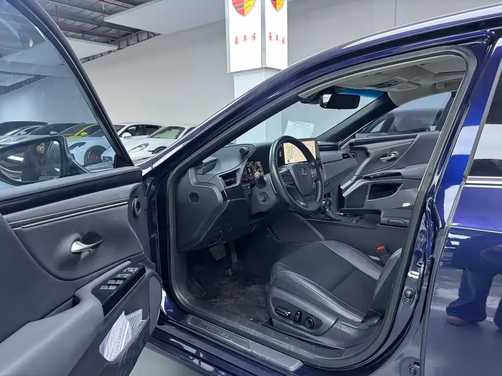 Lexus ES 2023 из CN, фото 3