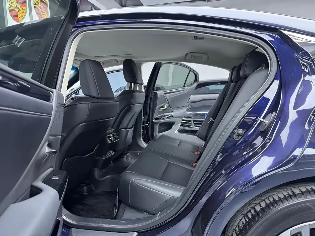 Lexus ES 2023 из CN, фото 8