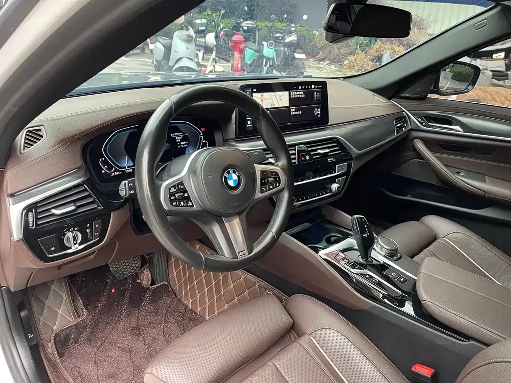 BMW 5 Series New Energy — фото 6
