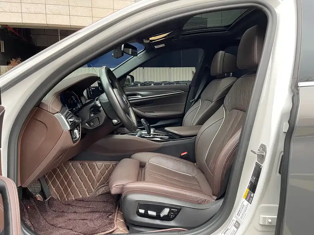 BMW 5 Series New Energy — фото 2