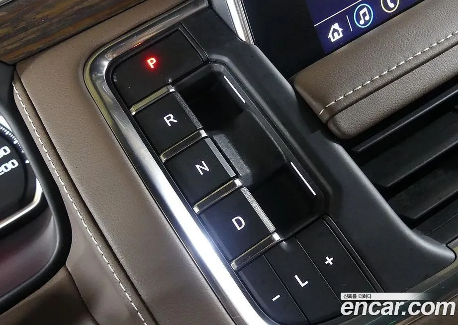 Chevrolet Surburban 2021 из KR, фото 9