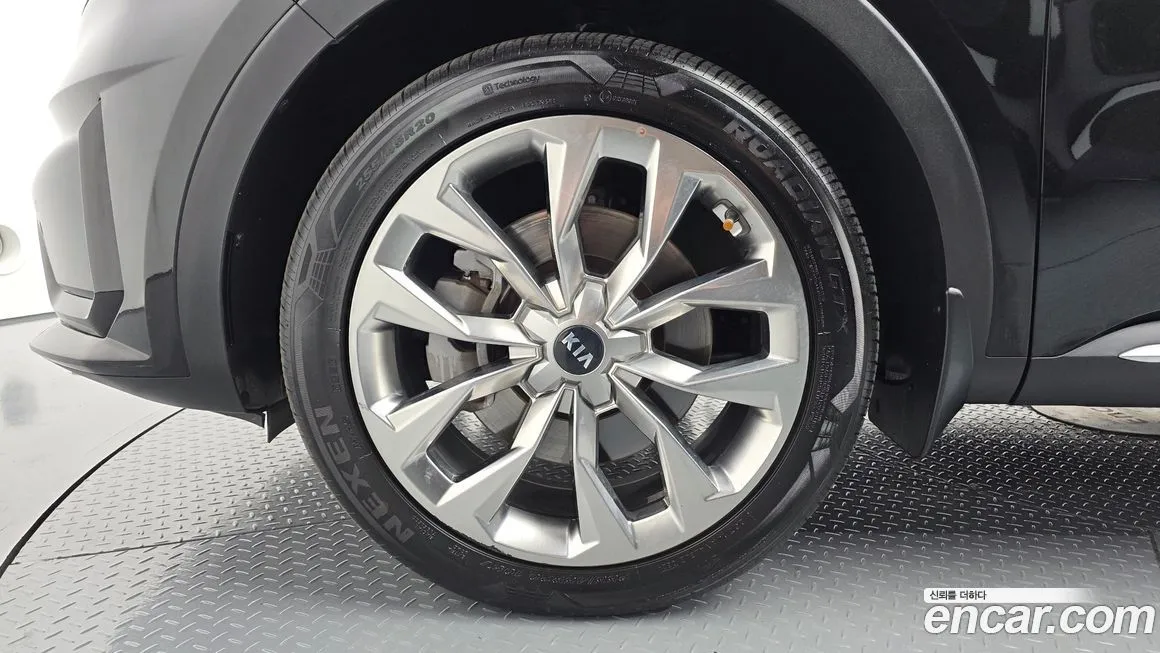 Kia Sorento — фото 5