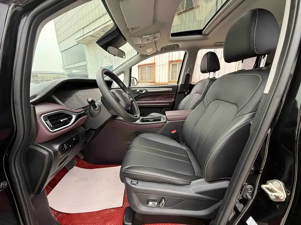 GAC Motor Trumpchi M6 — фото 3