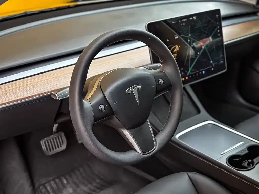 Tesla Model 3 — фото 2