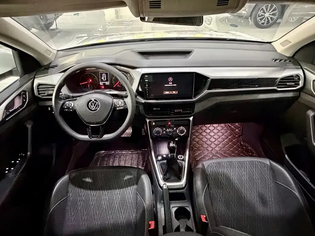 Volkswagen T-Cross — фото 10