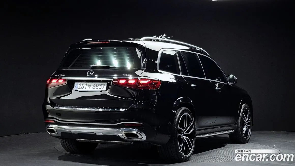 Mercedes-Benz GLS-Class — фото 8