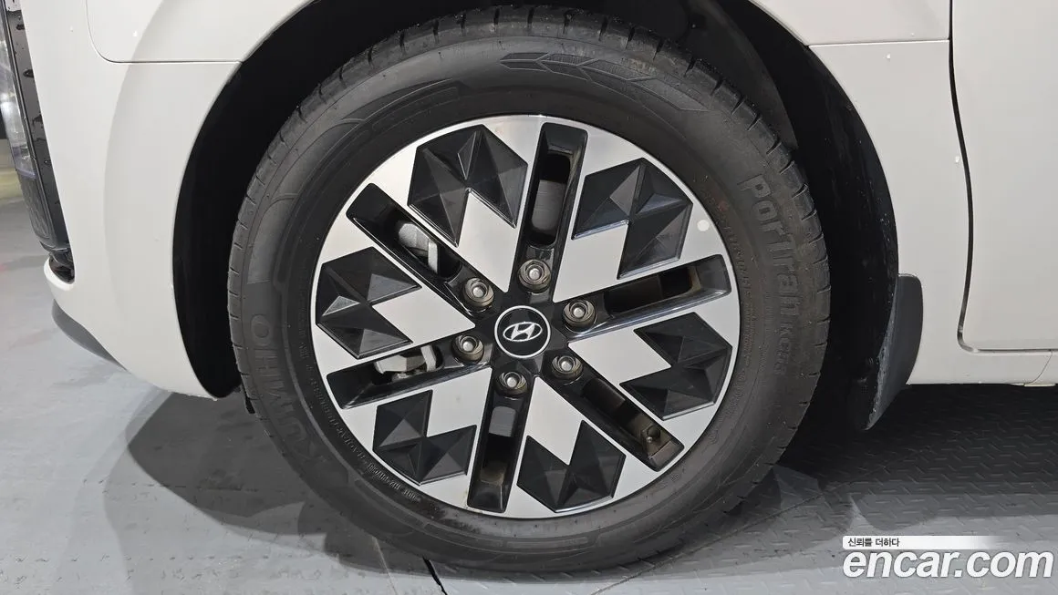 Hyundai Staria — фото 4