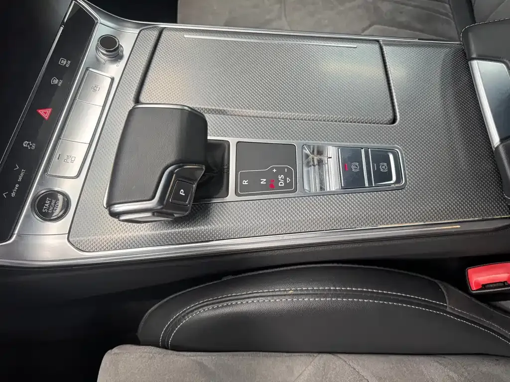 Audi A6L 2024 из CN, фото 7