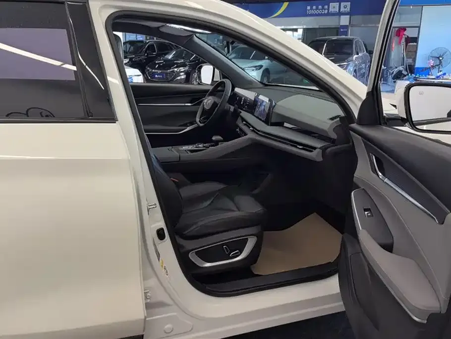 Changan CS75PLUS — фото 6