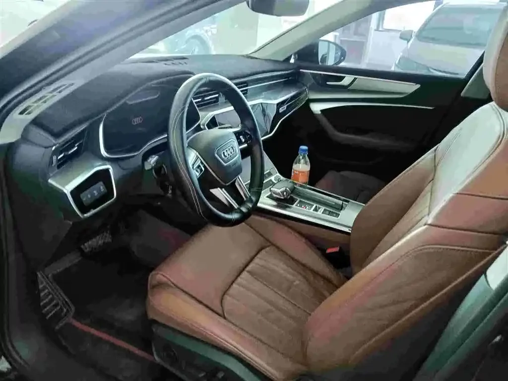 Audi A6L 2022 из CN, фото 2