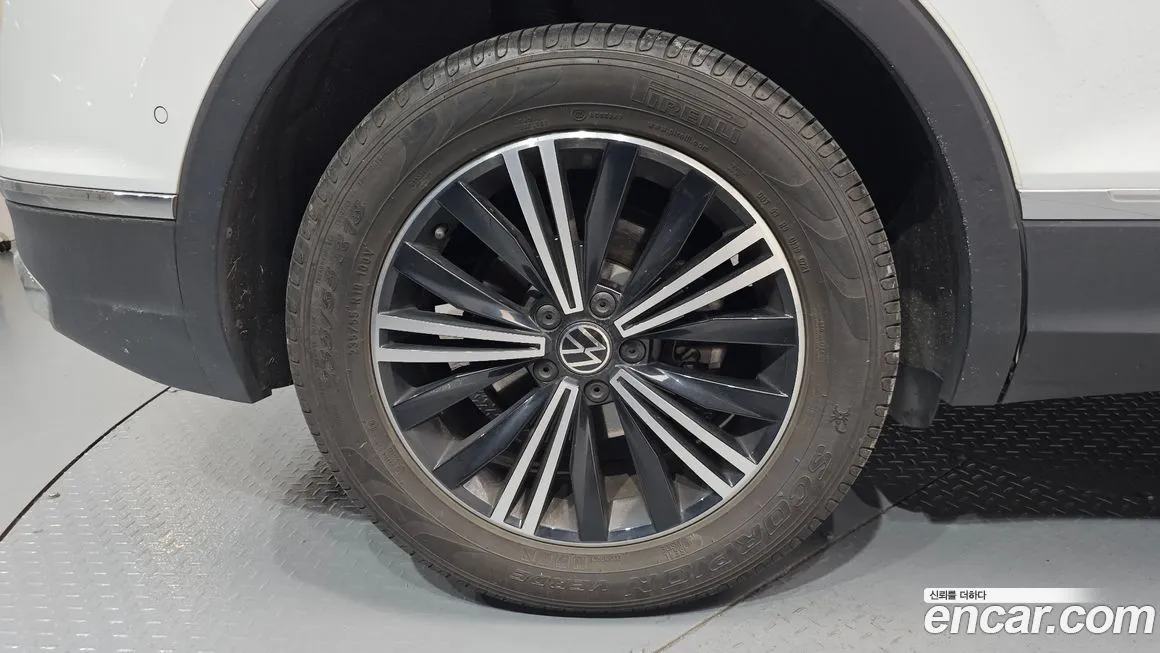 Volkswagen Tiguan 2021 из KR, фото 8