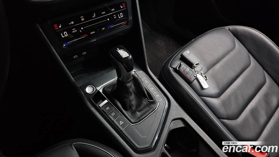 Volkswagen Tiguan 2021 из KR, фото 10