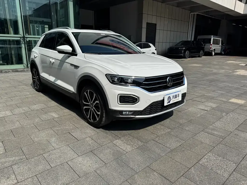 Volkswagen T-Roc — фото 6