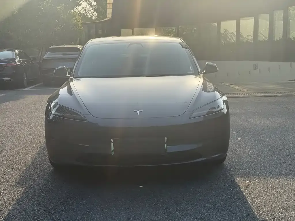 Tesla Model 3 — фото 6