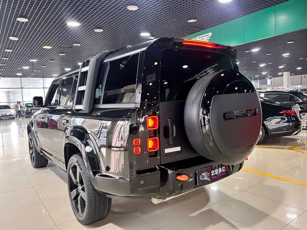 Land Rover Defender — фото 9
