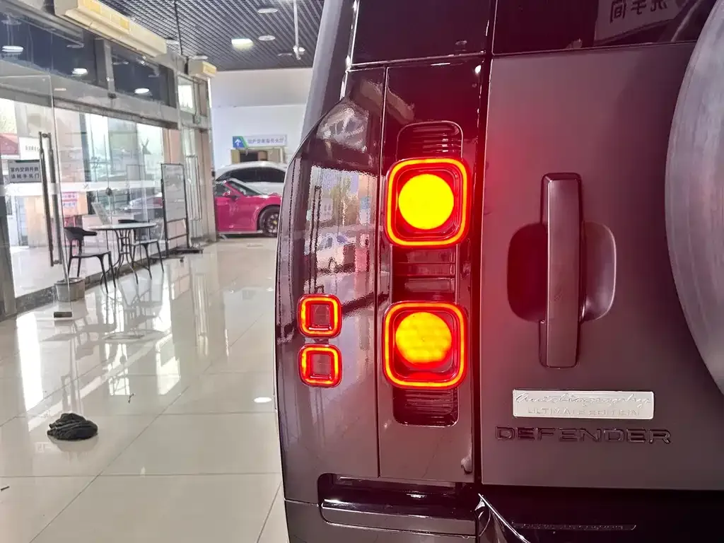 Land Rover Defender — фото 3