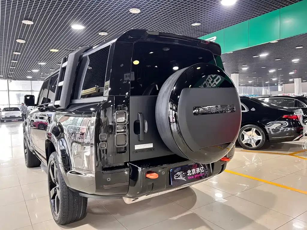 Land Rover Defender — фото 6