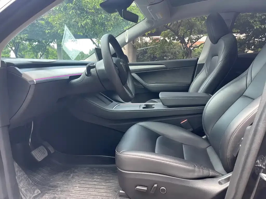 Tesla Model Y — фото 4
