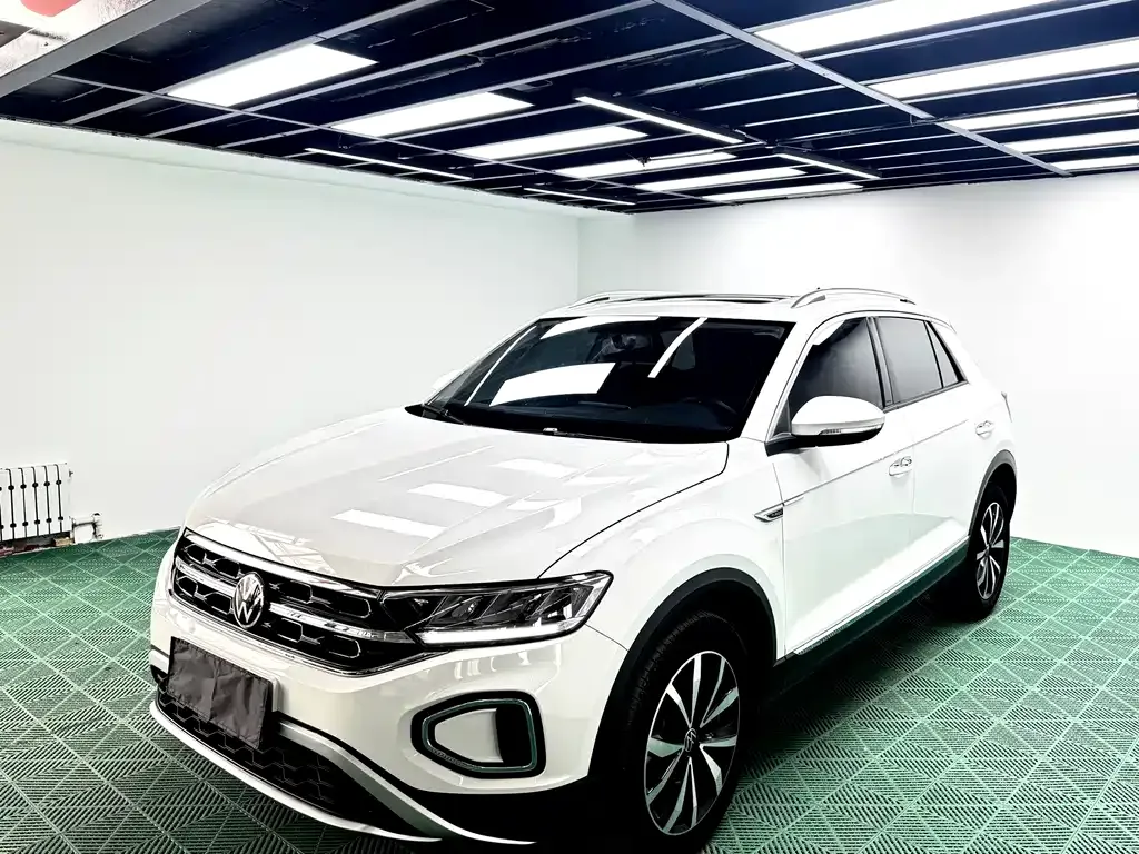 Volkswagen T-Roc — фото 1