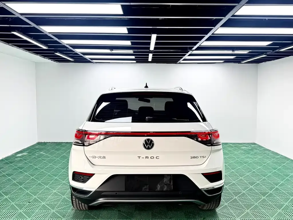 Volkswagen T-Roc — фото 5