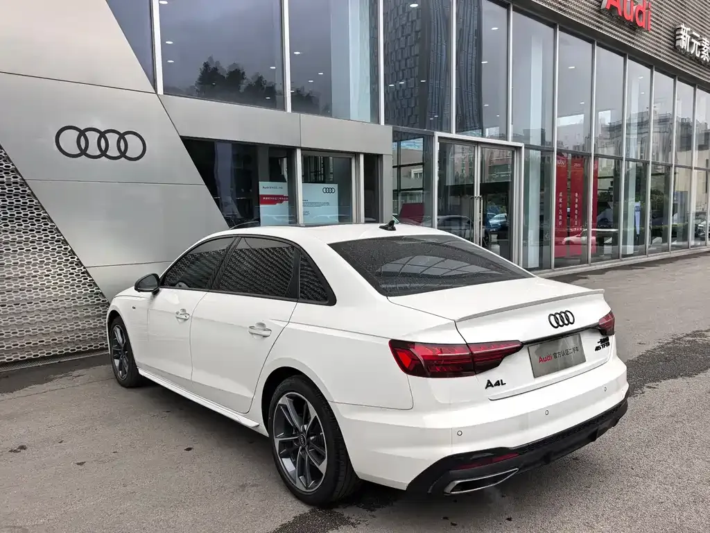 Audi A4L — фото 5