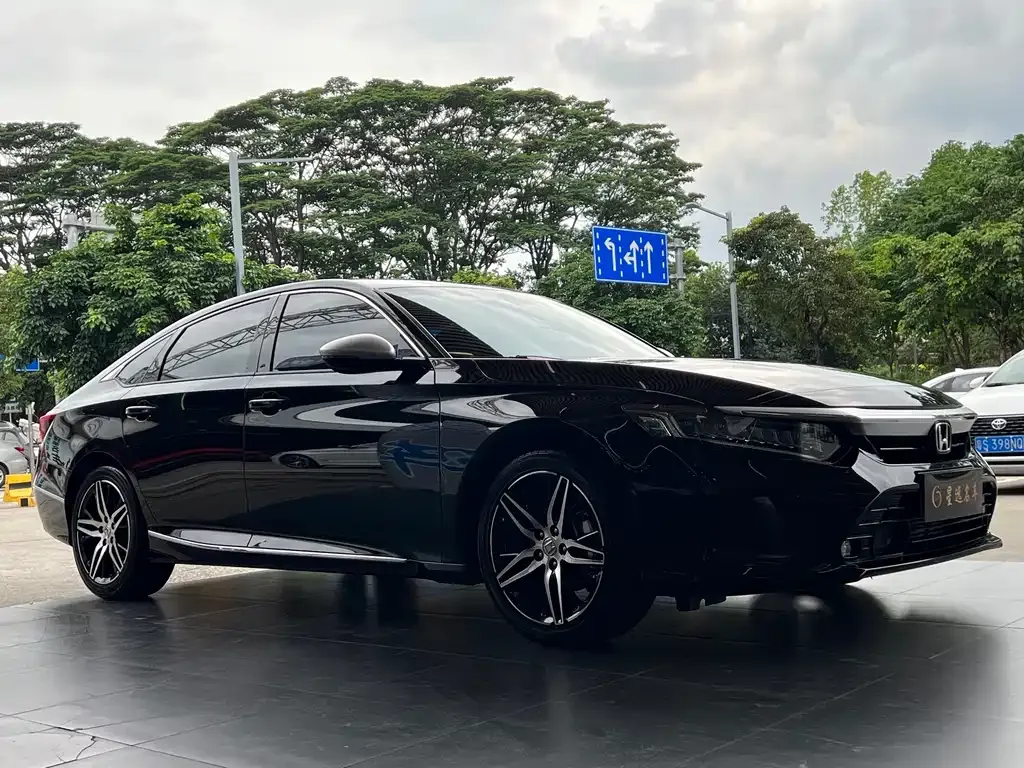 Honda Inspire — фото 1