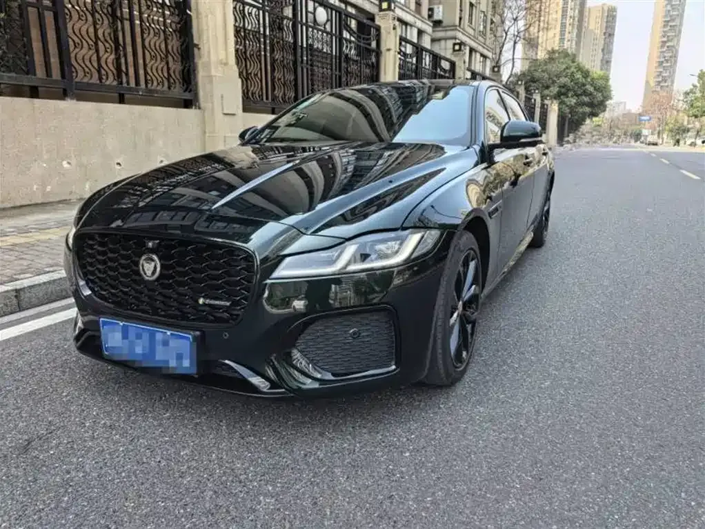 Jaguar XFL — фото 1