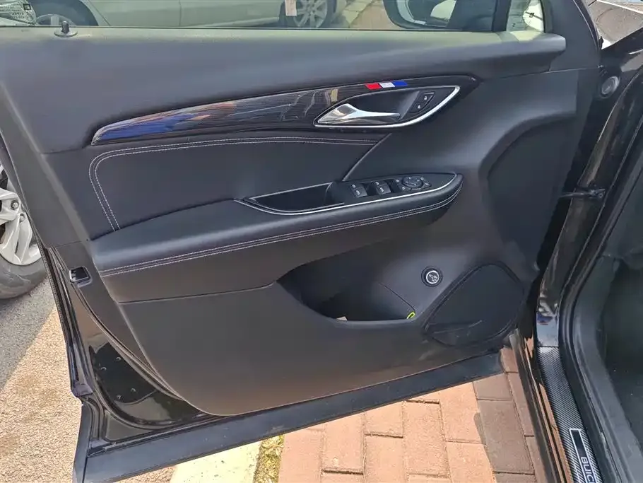 Buick Envision Plus — фото 6