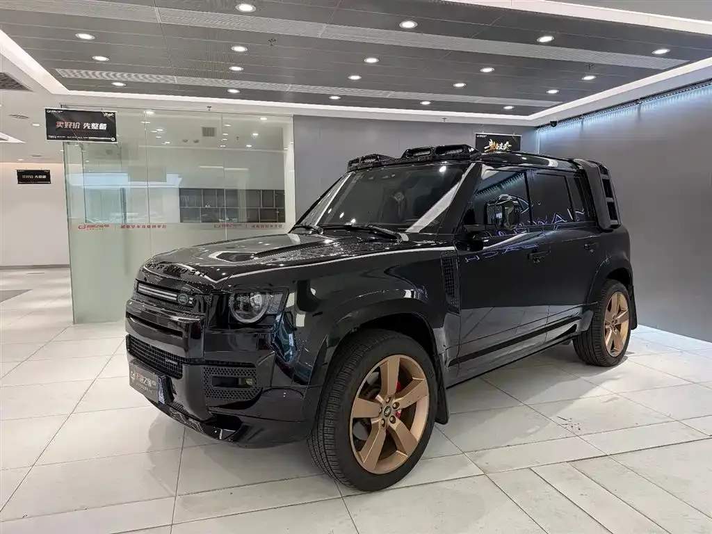 Land Rover Defender — фото 1