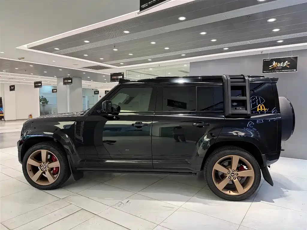 Land Rover Defender — фото 10