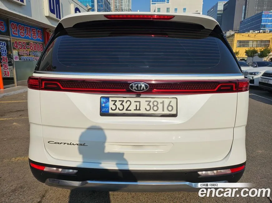 Kia Carnival — фото 6