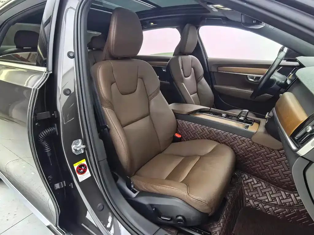 Volvo S90 2022 из CN, фото 4