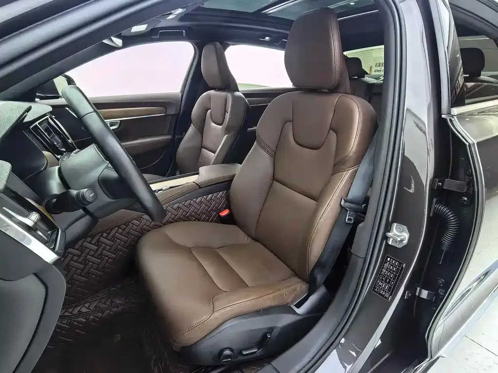 Volvo S90 2022 из CN, фото 8