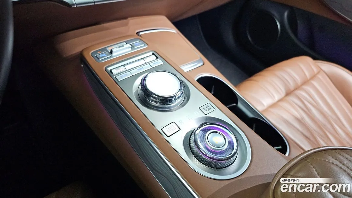 Genesis GV70 — фото 10