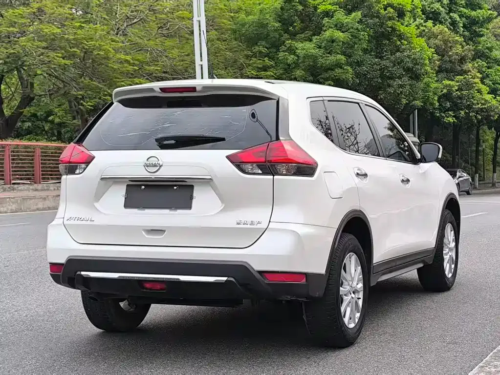 Nissan X-Trail — фото 8