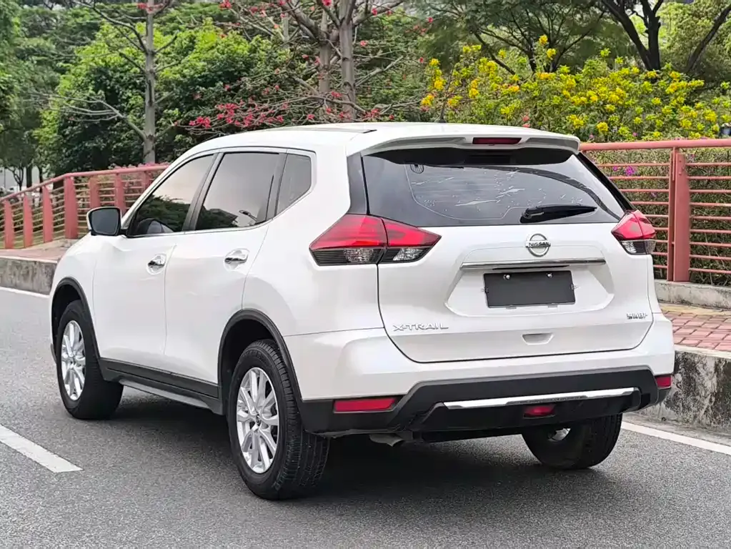 Nissan X-Trail — фото 9