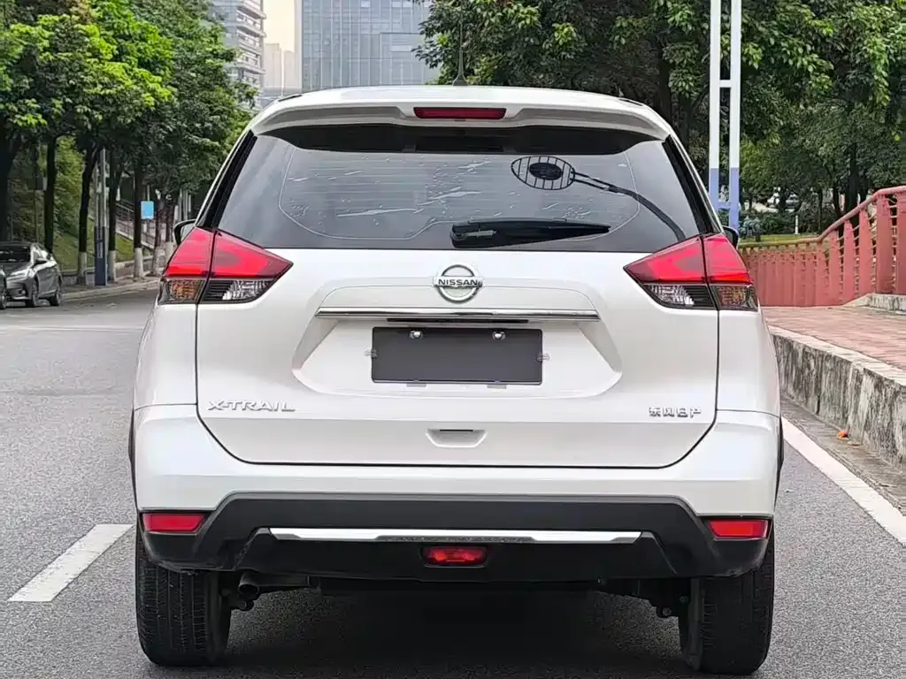 Nissan X-Trail — фото 10
