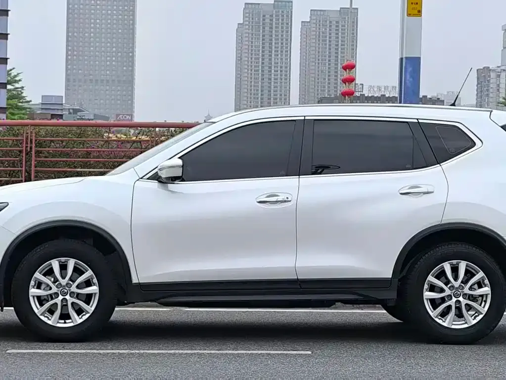 Nissan X-Trail — фото 3