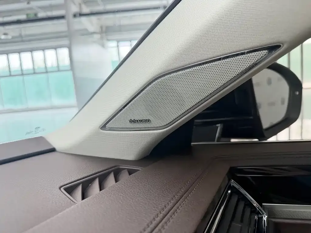 Volkswagen Phideon — фото 7