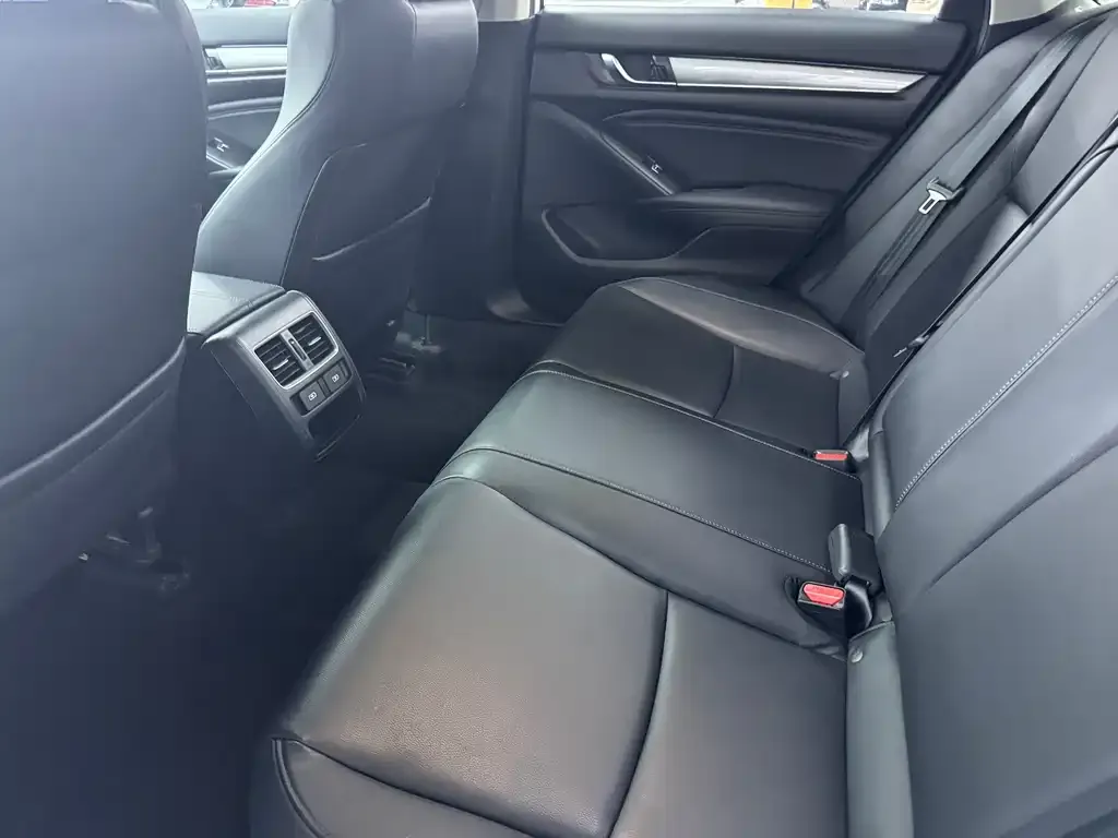Honda Accord 2023 из CN, фото 2