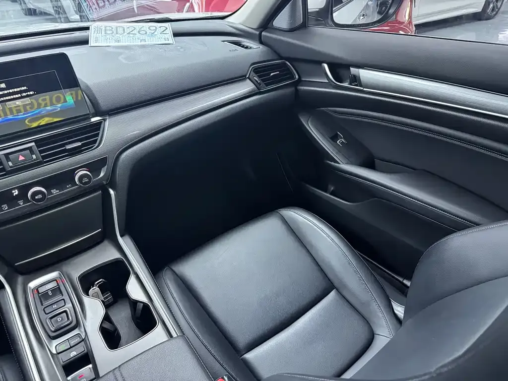 Honda Accord 2023 из CN, фото 9