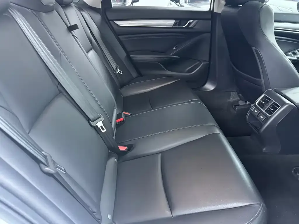 Honda Accord 2023 из CN, фото 3