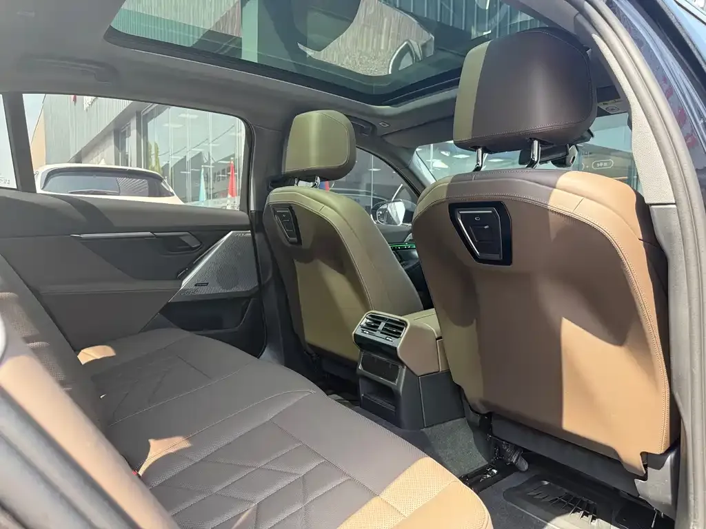 BMW 5 Series 2024 из CN, фото 5