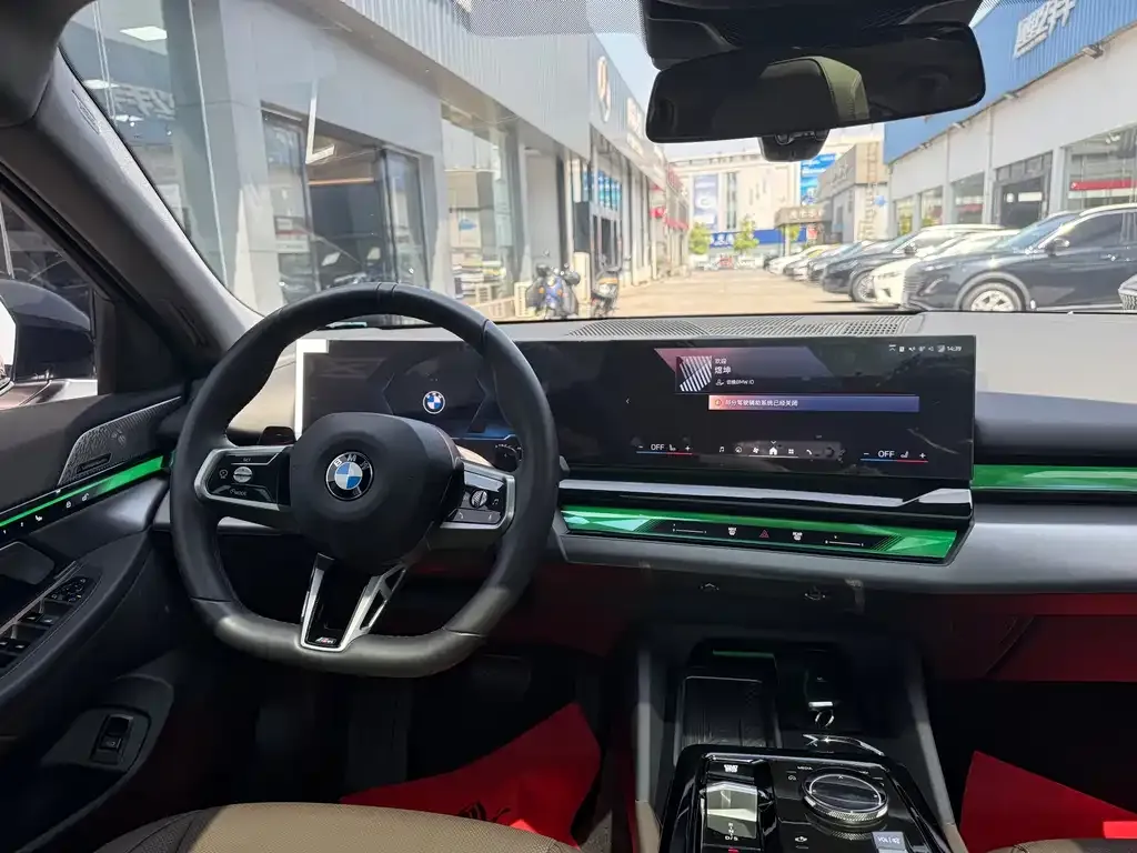 BMW 5 Series 2024 из CN, фото 4