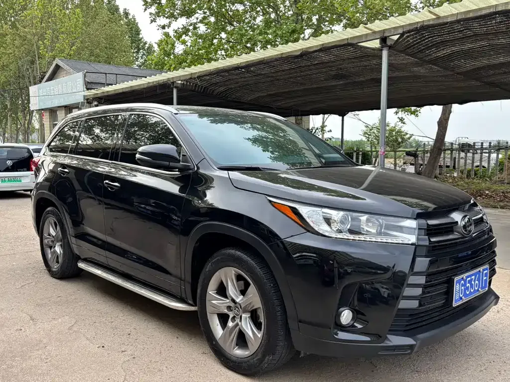 Toyota Highlander — фото 10