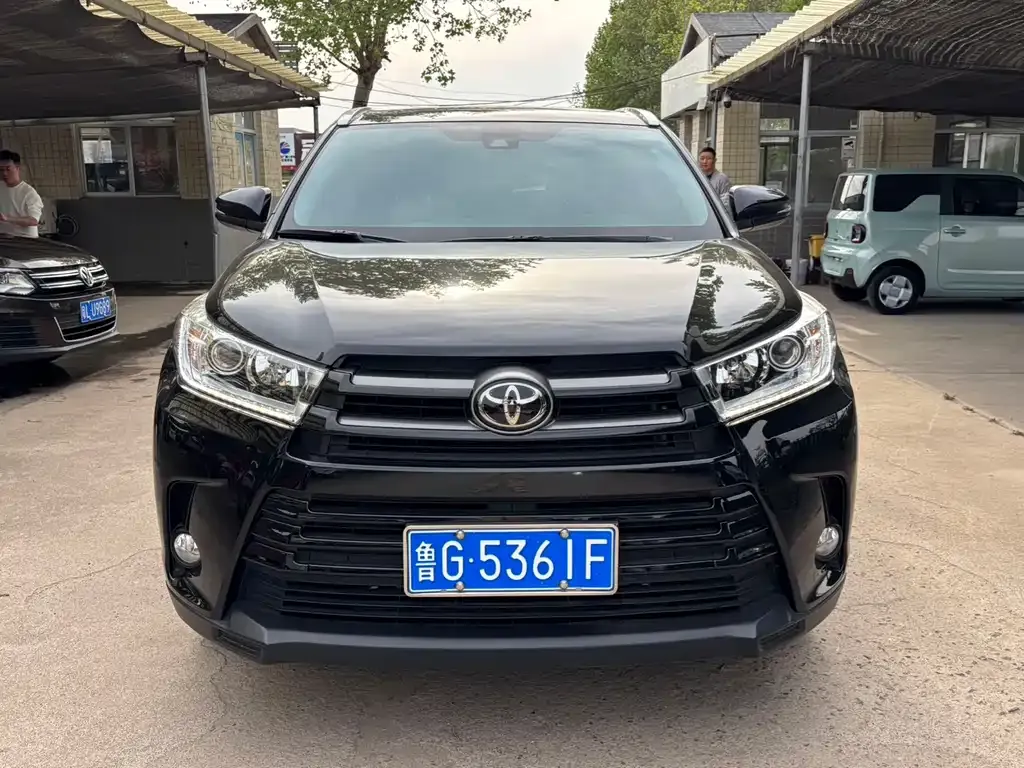 Toyota Highlander — фото 7