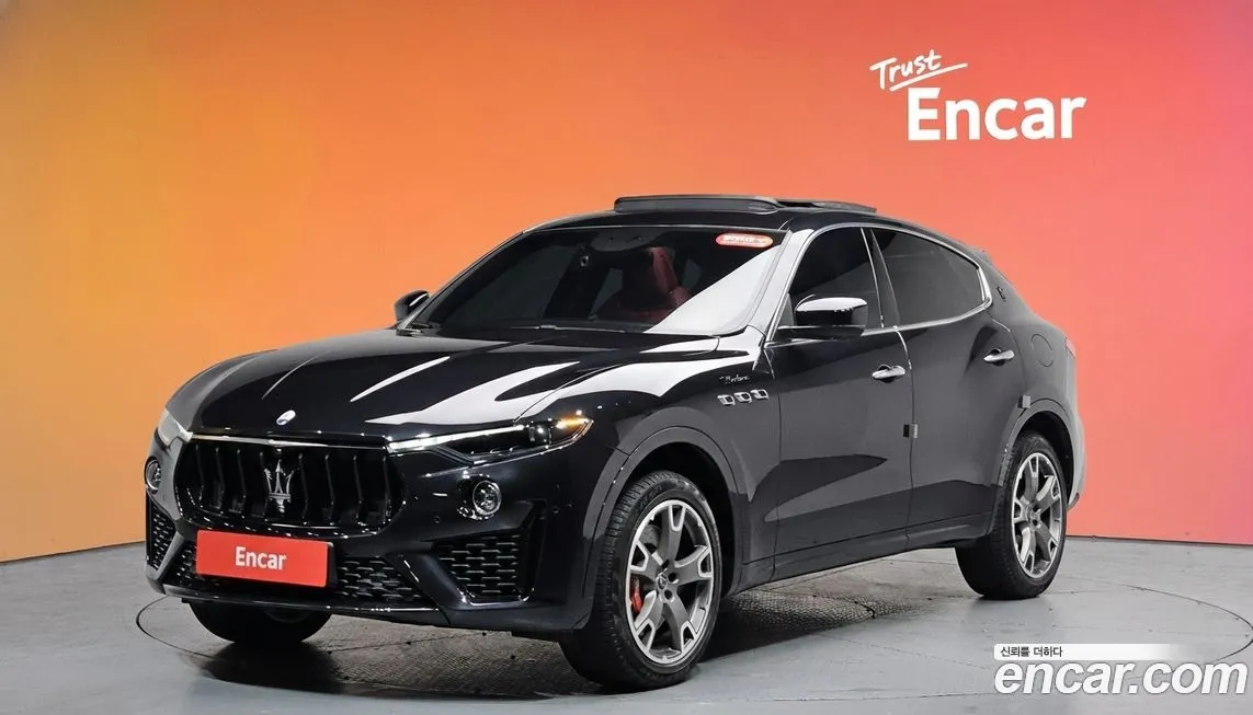 Maserati Levante — фото 1