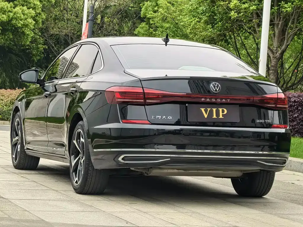 Volkswagen Passat — фото 9